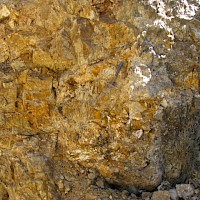 Footwall of Cochasayhuas Vein showing quartz stockworks